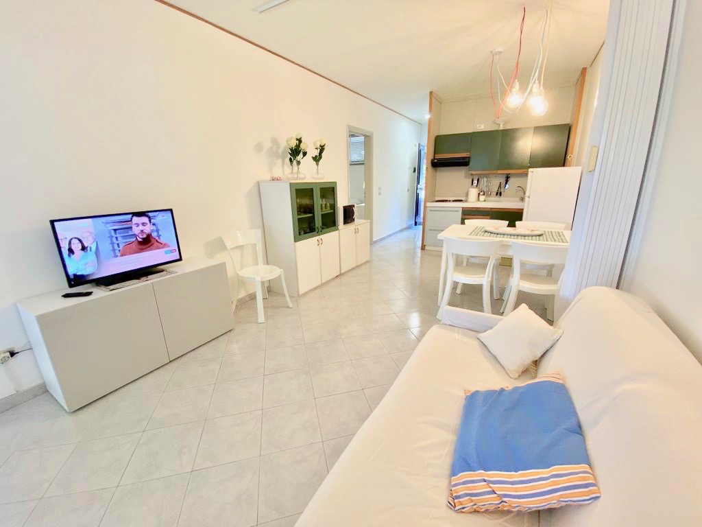 Cod. M1/M2 – Apartment for 4 or 5 people, in residence with pool